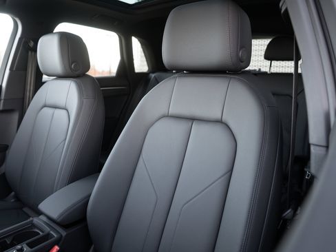 New 2025 Audi Q3 2.0T Premium image 22