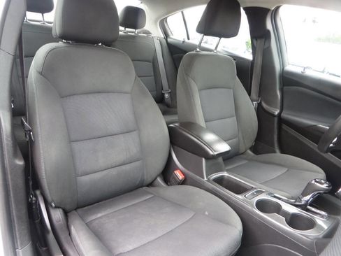 Used 2016 Chevrolet Cruze LT image 40
