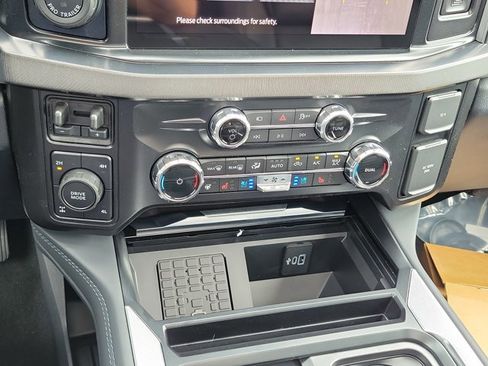 New 2026 Ford F250 Platinum AWD/4WD image 32