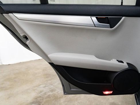 Used 2014 Mercedes-Benz C 250 Sedan image 25