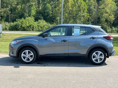 Used 2021 Nissan Kicks S FWD image 4