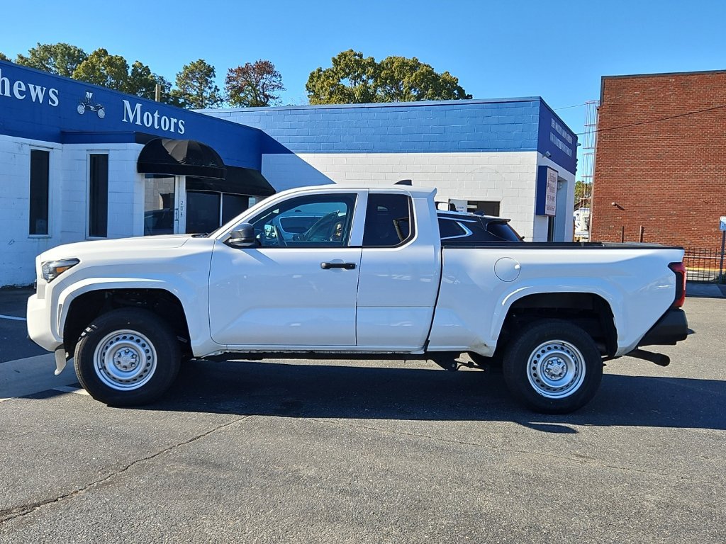 Used 2025 Toyota Tacoma SR RWD image 4