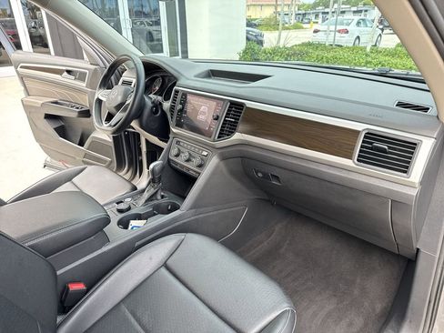 Used 2021 Volkswagen Atlas SE AWD/4WD image 32