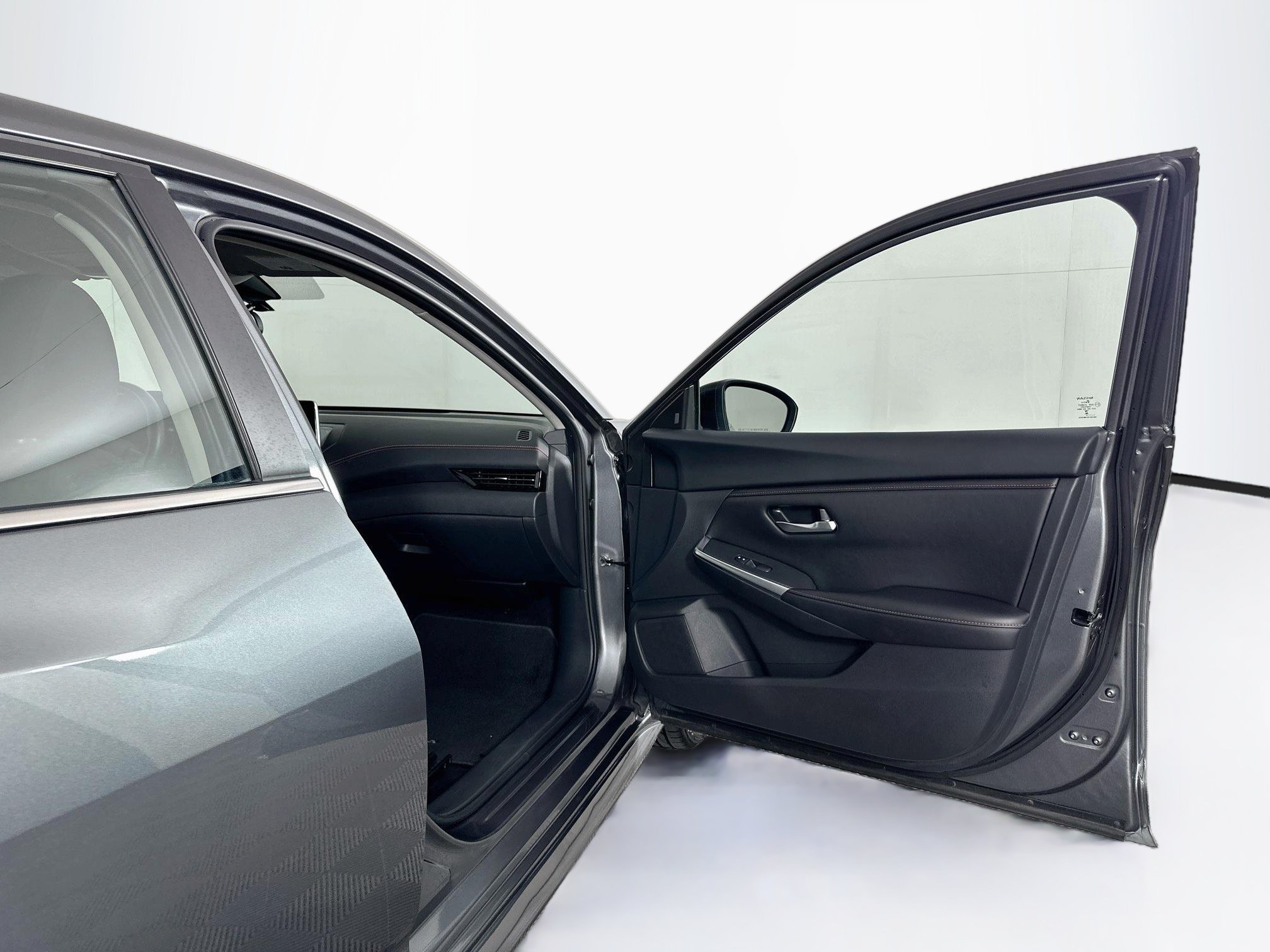 Used 2025 Nissan Sentra SR FWD image 30