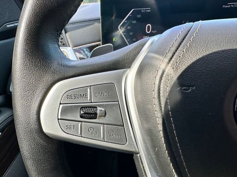 Used 2025 BMW X7 xDrive40i w/ Premium Package image 29