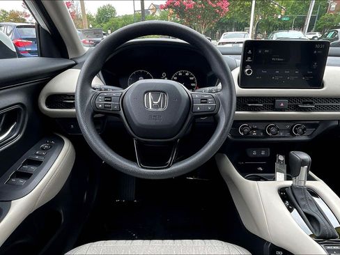 Used 2026 Honda HR-V LX image 5