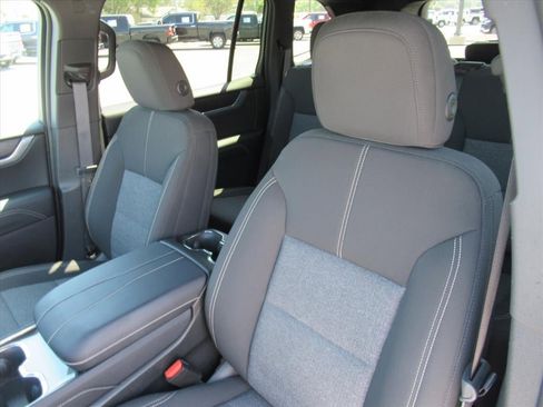 Used 2025 GMC Acadia Elevation FWD image 19