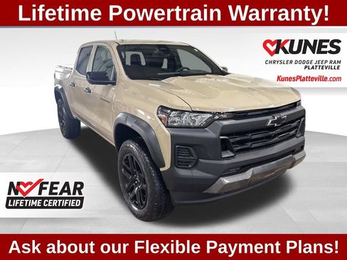 Used 2024 Chevrolet Colorado Trail Boss w/ Technology Package image 3