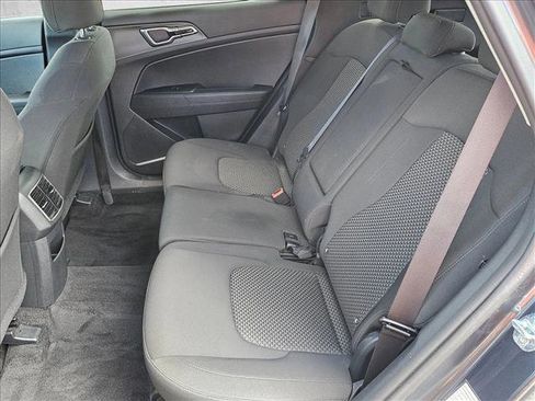 Used 2024 Kia Sportage LX AWD/4WD image 17