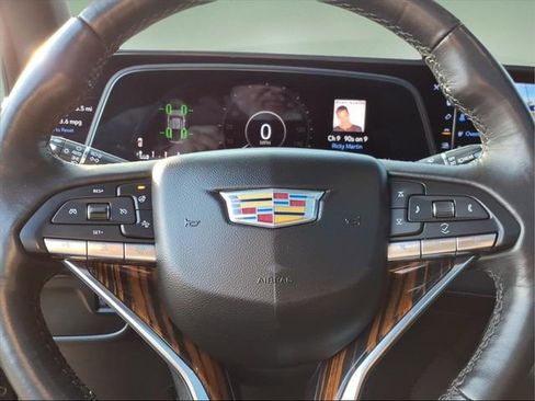 Used 2023 Cadillac Escalade Premium Luxury image 27