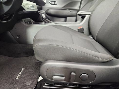 Certified 2025 Hyundai Kona SEL image 11