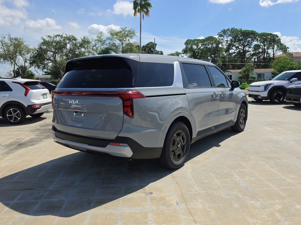New 2027 Kia Carnival LX FWD image 8