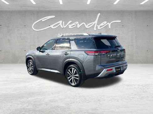 New 2025 Nissan Pathfinder Platinum image 14