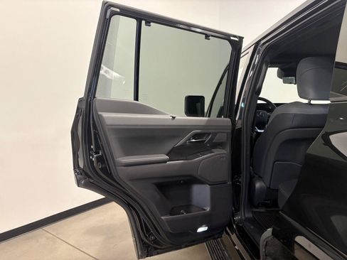 Used 2026 Lexus GX 550 w/ Accessory Package (2T) AWD/4WD image 30