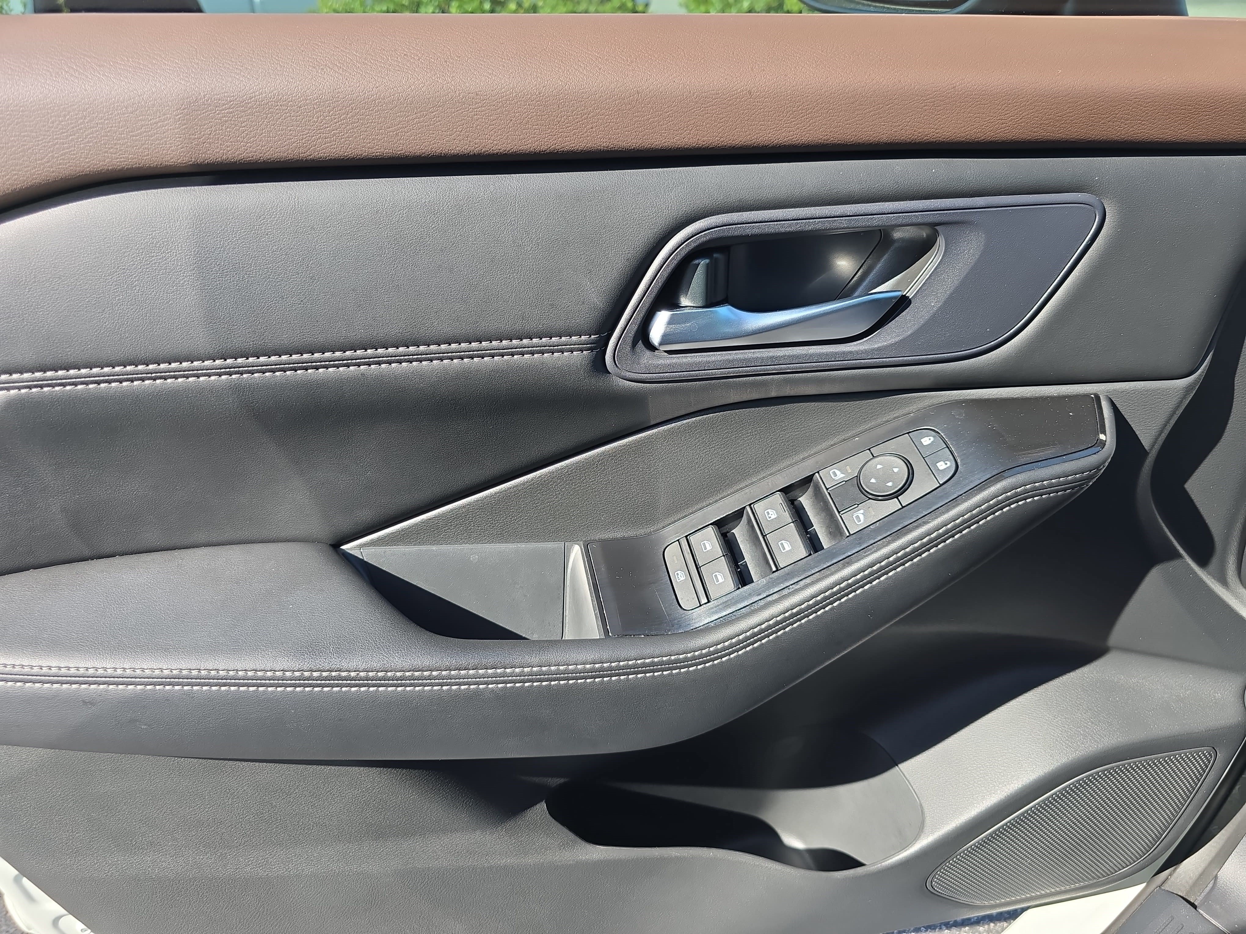 Used 2023 Nissan Rogue SV w/ SV Premium B Package FWD image 26