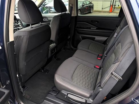 Used 2025 Nissan Pathfinder SV AWD/4WD image 9