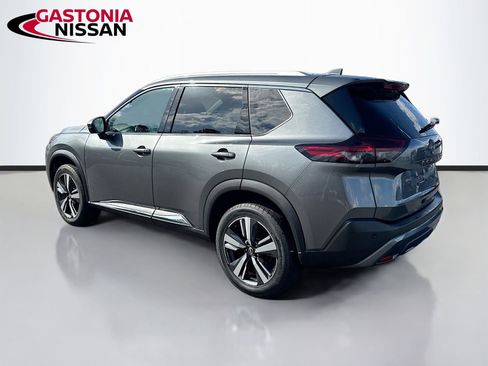 Used 2023 Nissan Rogue SL image 6