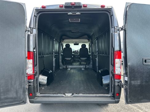 Used 2024 RAM ProMaster 2500 w/ Convenience Group FWD image 13