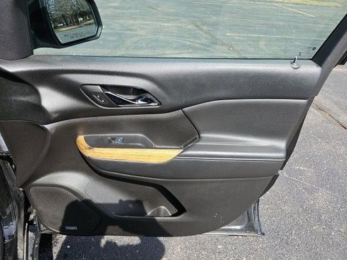 Used 2017 GMC Acadia Denali w/ Technology Package image 15