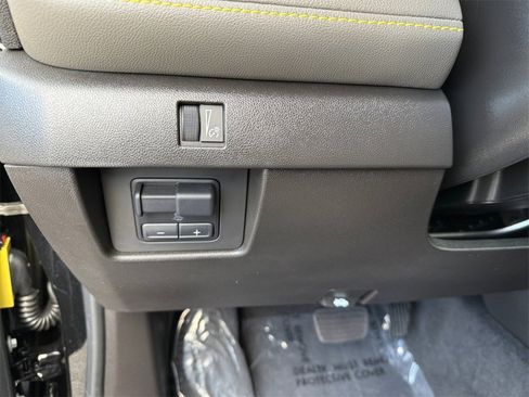 Used 2024 Chevrolet Colorado ZR2 w/ ZR2 Convenience Package III image 24