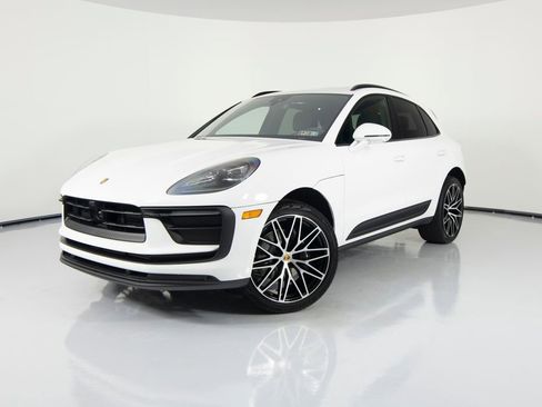 New 2026 Porsche Macan AWD/4WD image 6