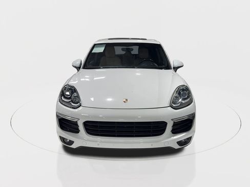 Used 2018 Porsche Cayenne w/ Premium Package image 3