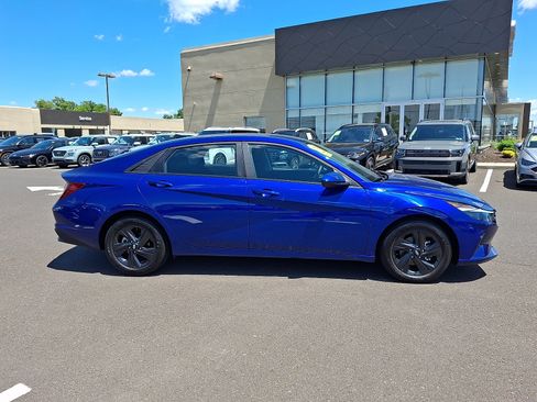 Certified 2023 Hyundai Elantra SEL w/ Preferred Accessory Package FWD image 7