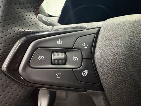Used 2025 Chevrolet Trax RS w/ Driver Confidence Package FWD image 21