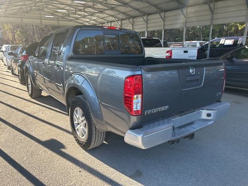 Used 2018 Nissan Frontier SV image 5