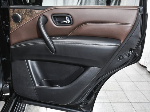 Used 2024 INFINITI QX80 Premium Select w/ Cargo Package image 12