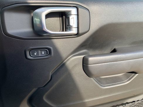 Used 2022 Jeep Wrangler Sport AWD/4WD image 20