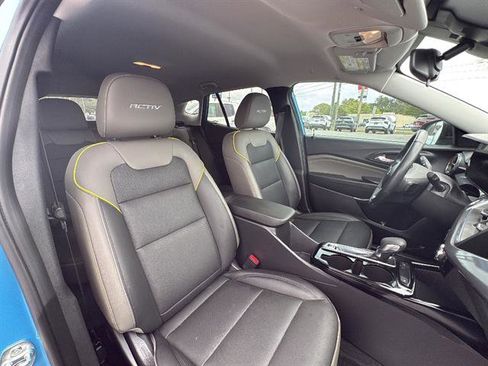 Used 2025 Chevrolet Trax ACTIV w/ Driver Confidence Package FWD image 9