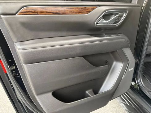 Used 2022 Chevrolet Suburban Premier w/ Premium Package AWD/4WD image 28