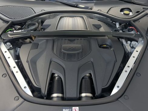 Used 2025 Porsche Panamera image 15