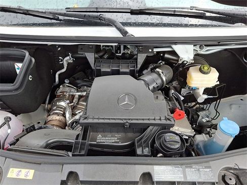 Used 2025 Mercedes-Benz Sprinter 2500 image 28