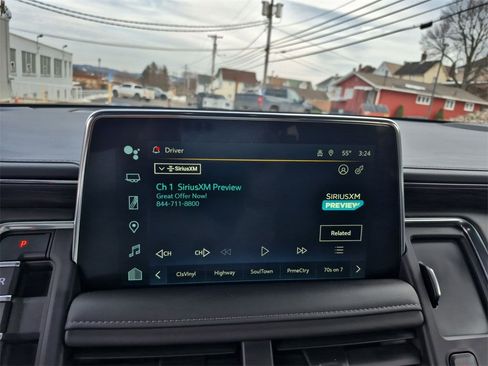 Used 2024 Chevrolet Suburban Z71 w/ Luxury Package image 23