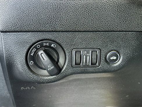 Used 2018 Dodge Charger SXT Plus w/ Blacktop Package image 10