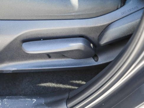 Used 2022 Toyota RAV4 LE image 19