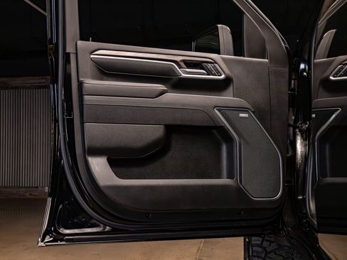 Used 2025 Chevrolet Silverado 2500 LTZ w/ LTZ Plus Package AWD/4WD image 33