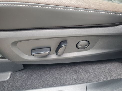 New 2026 Nissan Pathfinder Platinum image 14