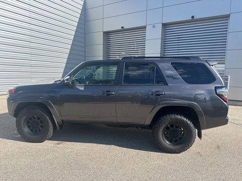 Used 2020 Toyota 4Runner TRD Off-Road Premium w/ Moonroof Package image 3