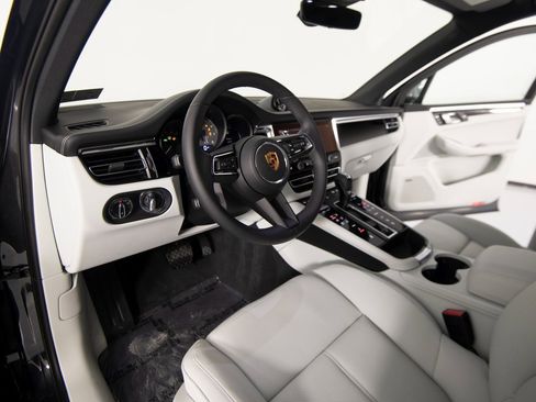 New 2026 Porsche Macan S image 4