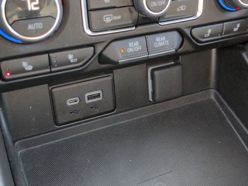 Used 2023 Chevrolet Suburban RST w/ Luxury Package image 31