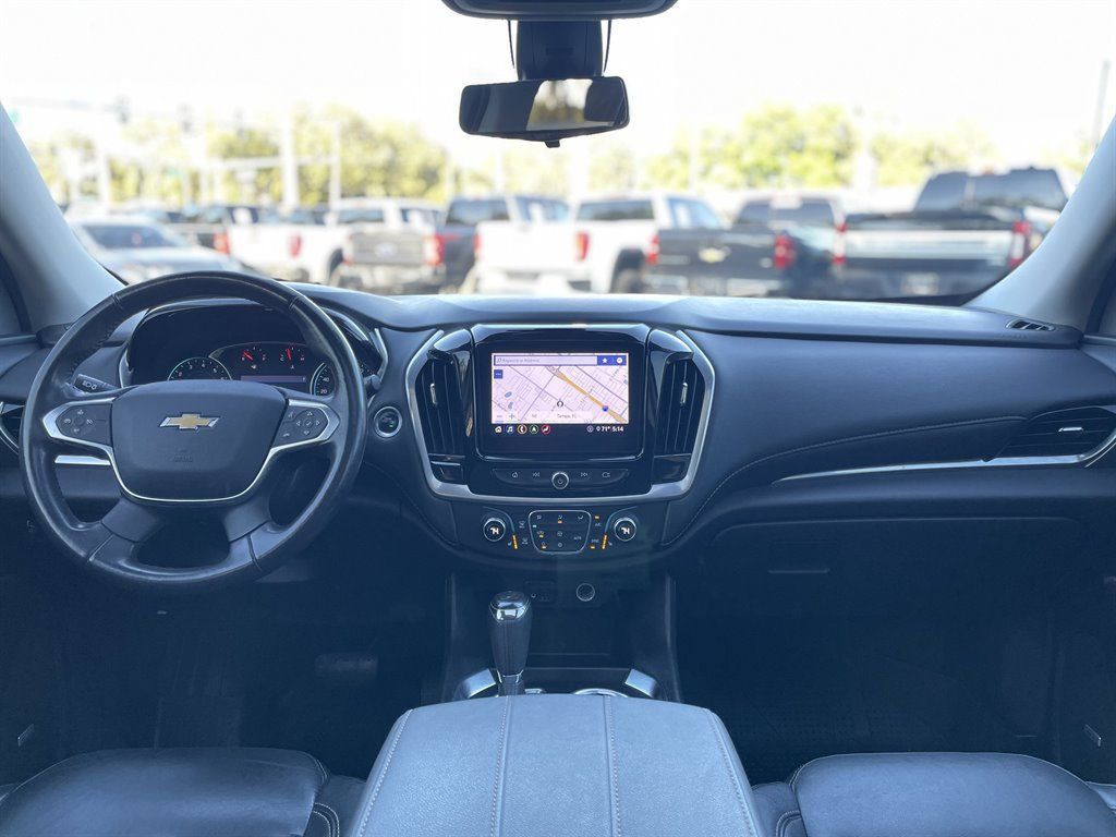 Used 2020 Chevrolet Traverse LT w/ LT Premium Package AWD/4WD image 5