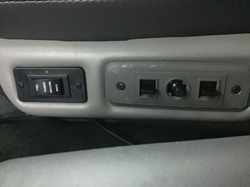 Used 2020 GMC Savana 2500 Extended w/ Enhanced Convenience Package image 27