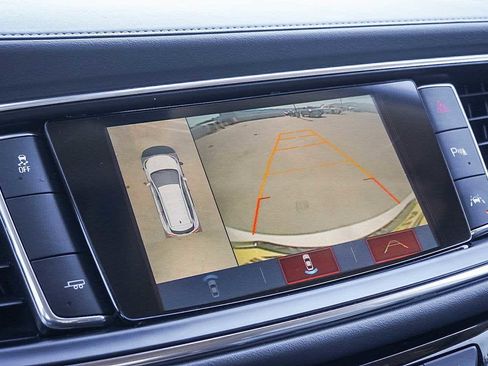 Used 2018 Buick Enclave Premium w/ Experience Buick Package image 21