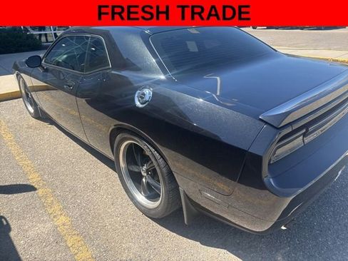 Used 2009 Dodge Challenger R/T w/ Sound Group RWD image 3