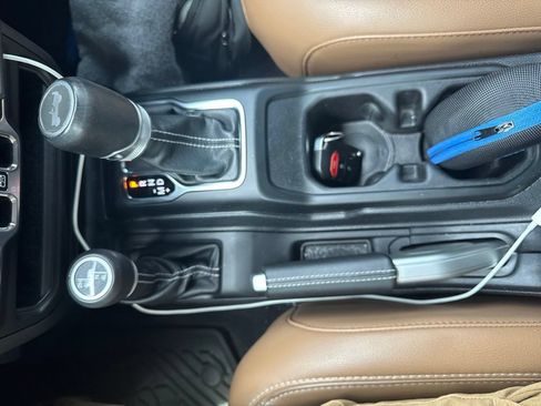 Used 2021 Jeep Wrangler Unlimited Sahara AWD/4WD image 29