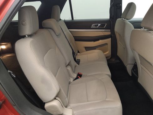 Used 2018 Ford Explorer XLT FWD image 19