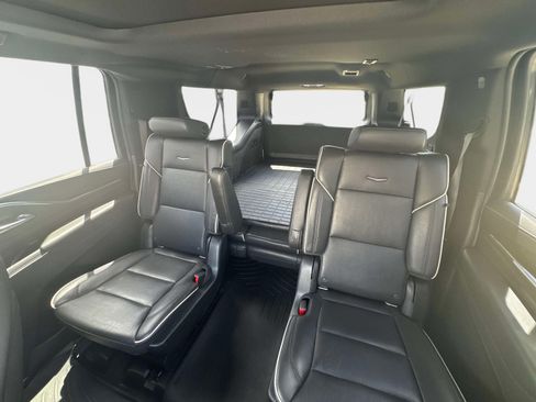 Used 2022 Cadillac Escalade ESV Premium Luxury w/ Performance Package AWD/4WD image 12